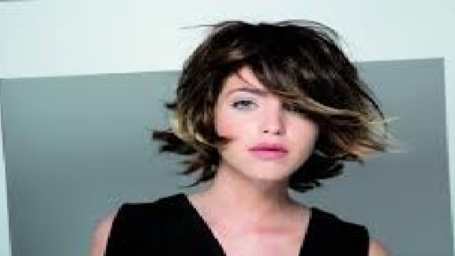 Nuovi tagli di capelli: chiome lisce estate 2016