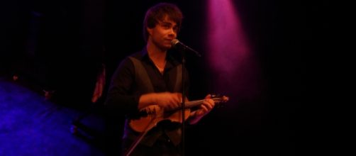 El cantante con renovada agenda permanece en nuestro pa&iacute;s