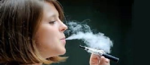 Se comprovo que Twitter ayuda de dejar el cigarro