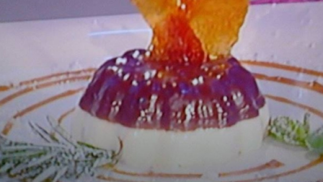 Panna cotta al cioccolato e mandorle con salsa mou