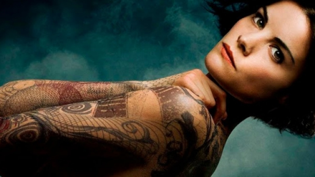 Jaimie Alexander nel telefilm Blindspot