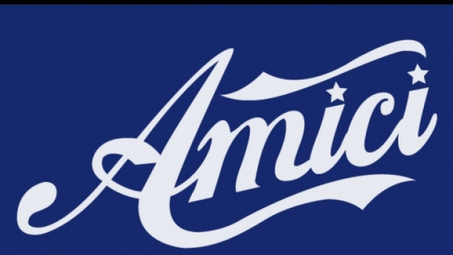 Anticipazioni Amici 15 serale 7^ puntata: eliminato un cantante dei bianchi