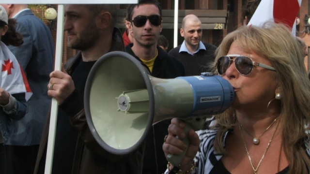 Le 1er Mai 2008 &agrave; Stockholm, des G&eacute;orgiens protestent contre les vis&eacute;es de Moscou sur leur pays : "Non au retour &agrave; l'URSS !" (Photo : Daniel Malanski)