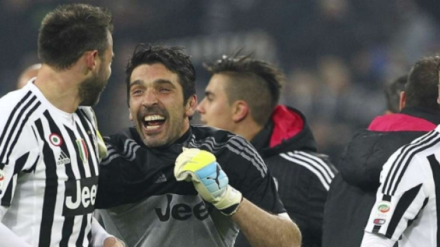 Esultanza di Buffon e Barzagli.