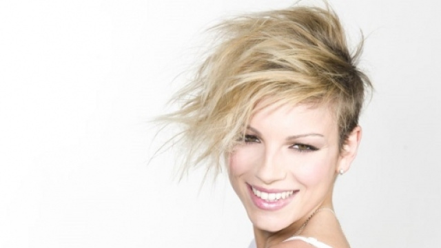 Emma Marrone, addio Amici? Maria De Filippi si prepara a cambiare tutto