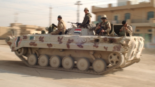 l'esercito iracheno entra a Fallujah