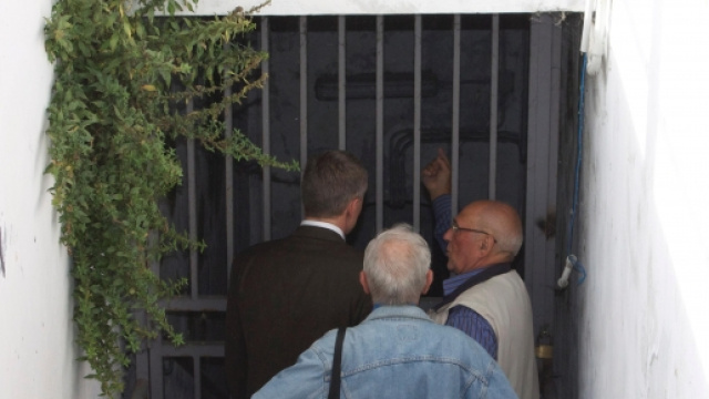 Roma: sottopassagio chiuso di Villa Spada