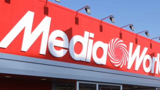 Confronto volantini Unieuro e Mediaworld giugno 2016.