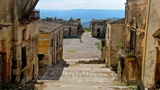 Le rovine di Poggioreale, valle del Belice, Sicilia