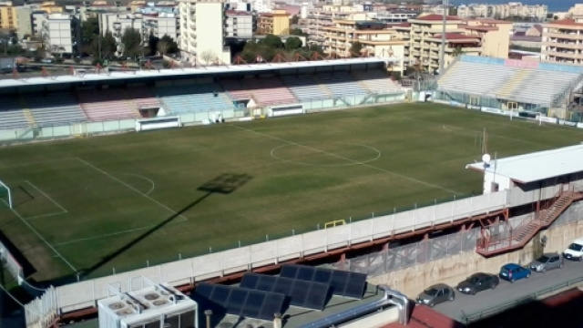 Lo Stadio Comunale "Ezio Scida" - Crotone.