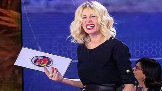 Alessia Marcuzzi: vacanza in Costa Azzurra
