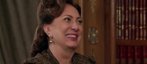 Anast&aacute;cia vem com uma surpresa muito especial para Candinho