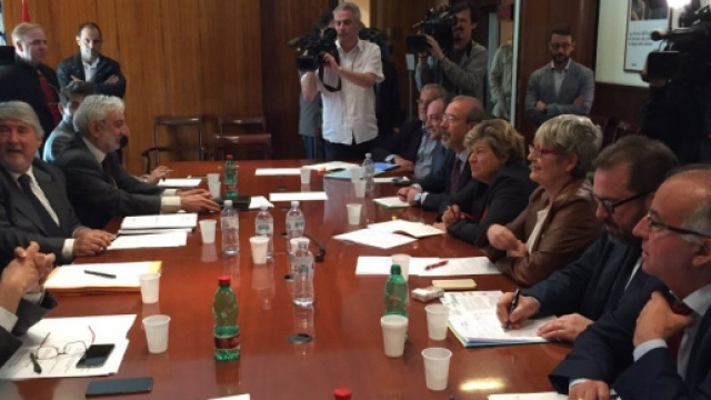 Gli schieramenti opposti al Ministero del Lavoro.