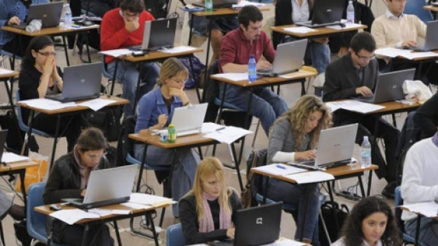 Concorsi Pubblici: istruttore educativo asili nido, assistente sociale e oss: giugno/luglio 2016.