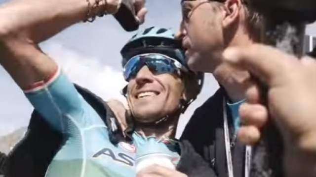 Vincenzo Nibali, la gioia per la vittoria al Giro d'Italia