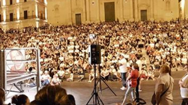 Cattedrale stracolma per il comizio di Corrado Figura