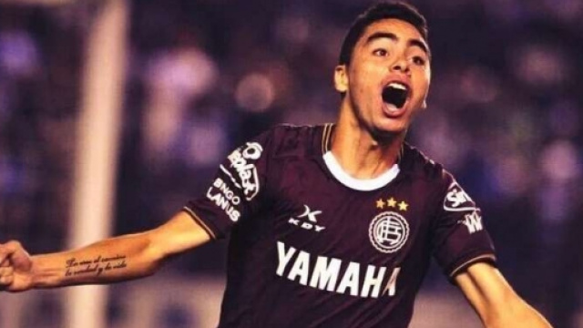 Il centrocampista del Lanus, Miguel Almiron.