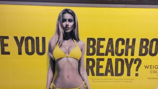 Londra: vietate pubblicit&agrave; di modelle in bikini nelle metro