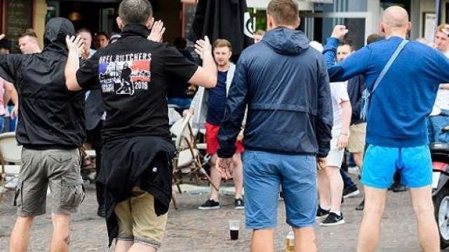 Tifosi russi in azione in Francia