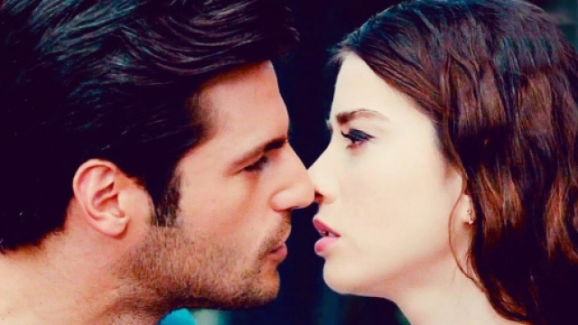 Anticipazioni Cherry Season: nuovo bacio tra Oyku e Ayaz