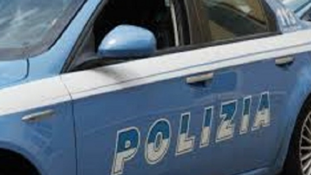 Cerca di uccidere rivale in amore, arrestato 21enne.