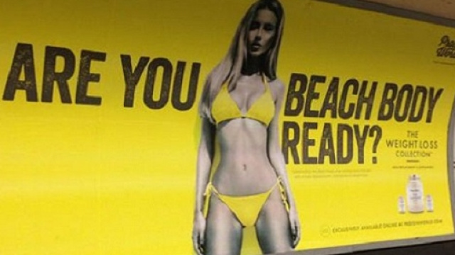 I cartelloni della pubblicit&agrave; di un prodotto dimagrante, pubblicizzato nella 'tube' un anno fa.