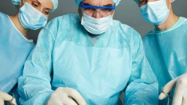 In coma per un ascesso. Donna rischia la vita.