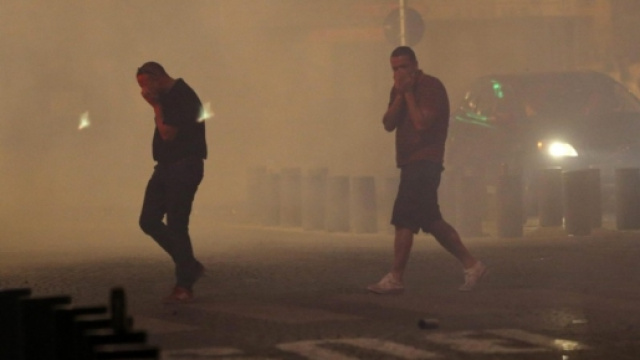 Scontri tra holigans russi e supporters inglesi a Marsiglia.