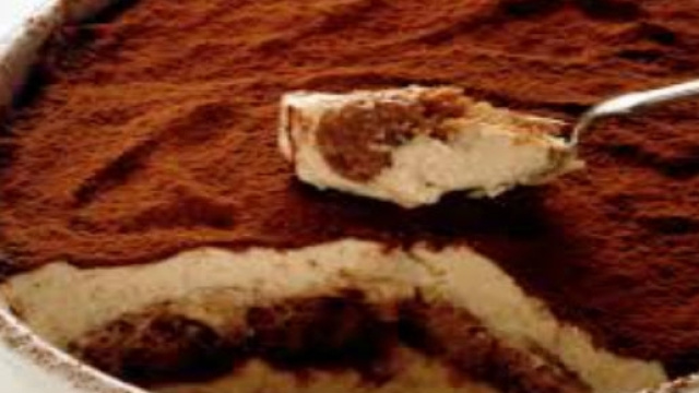Il tiramis&ugrave; con panna e cioccolato