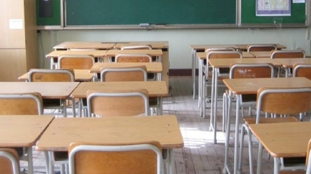Ultime notizie scuola, sabato 18 giugno 2016: studentessa insultata a Ladispoli