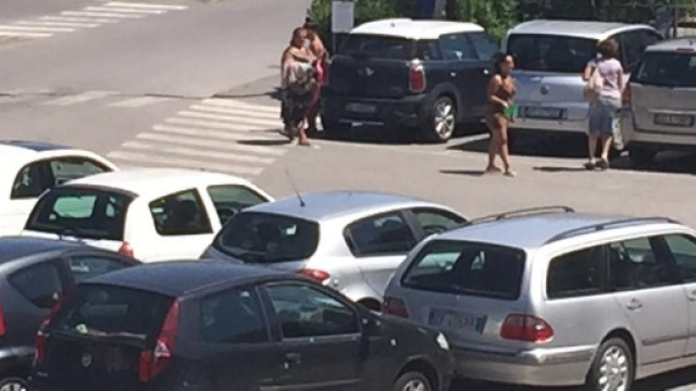 Accattonaggio molesto nei pressi dell'ospedale di Sestri Levante.