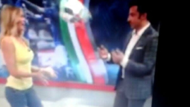 Diletta Leotta palleggia con Alessandro Del Piero