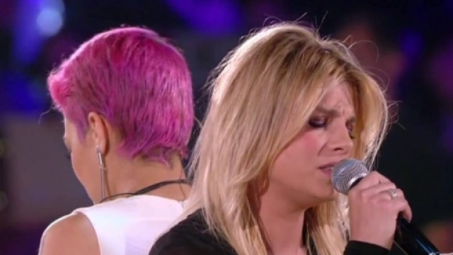 Emma Marrone ed Elodie Di Patrizi al concerto dei Mod&agrave;