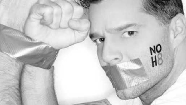 Ricky Martin, campagna NOH8 per diritti omosessuali