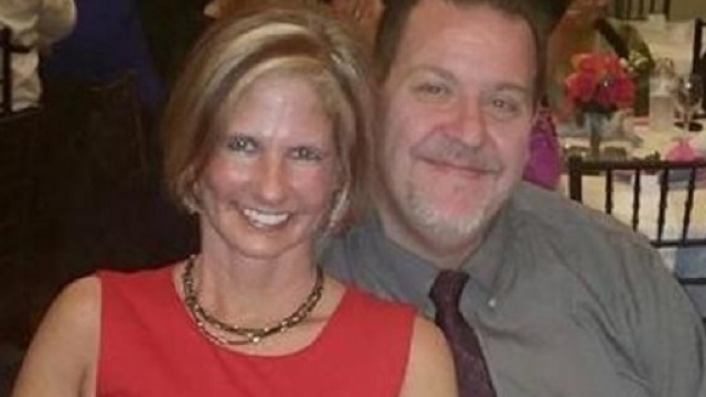 Kenneth (45 anni) e la fidanzata Jenifer (43)