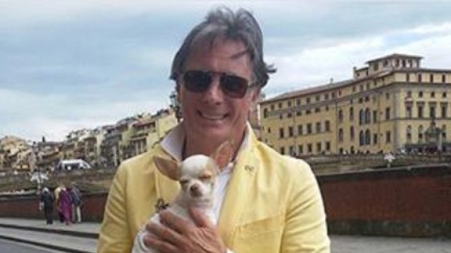 Giorgio Manetti con il suo cagnolino