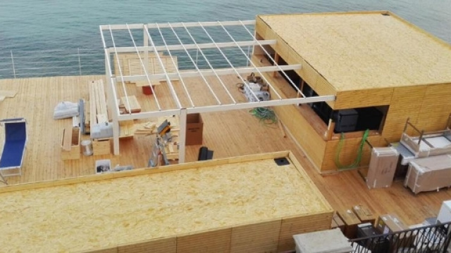 Il solarium alla Villetta della Marina sopra i 7 scogli (Foto di Corrado V. Giuliano)