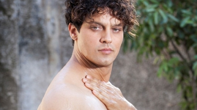 Gabriel Garko: &laquo;Io, nudo per Rodolfo Valentino&raquo; - VanityFair.it