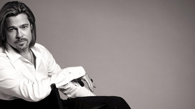 &Egrave; proprio vero, The Floating Piers attira vip come il miele le api.