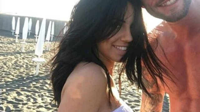 Giulia De Lellis in spiaggia con Andrea Melchiorre