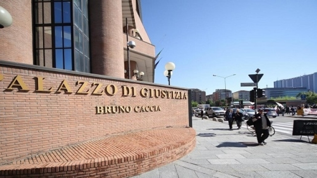 L'esterno del Palazzo di Giustizia di Torino