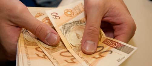 Denomina&ccedil;&otilde;es religiosas cobram d&iacute;zimo com amea&ccedil;as de devorador de finan&ccedil;as