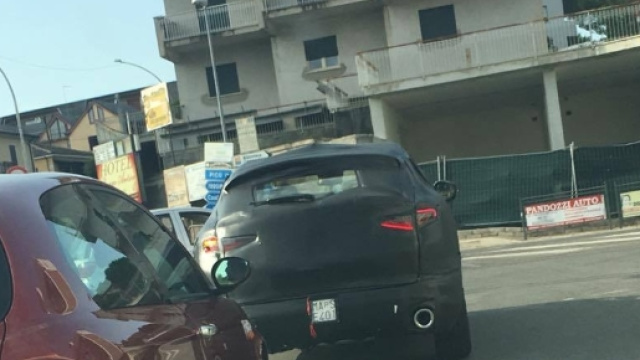 Alfa Romeo Stelvio: nuove foto spia nei pressi di Cassino