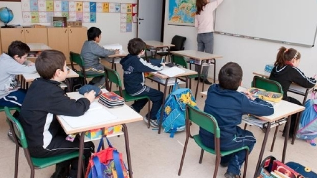 Insegnante discriminata dalla scuola perch&eacute; gay