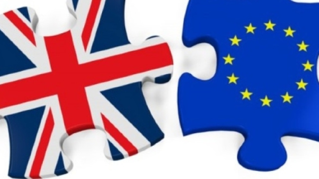 Brexit, cosa cambia in Europa: telefonata Renzi-Merkel