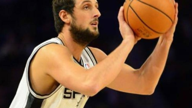 Marco Belinelli passa alla corte di Michael Jordan.