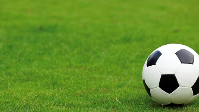 Il finto procuratore calcistico &egrave; stato denunciato per truffa pluriaggravata in ambiente sportivo.