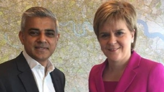 Il sindaco di Londra, Sadiq Khan, ed il premier scozzese Nicola Sturgeon