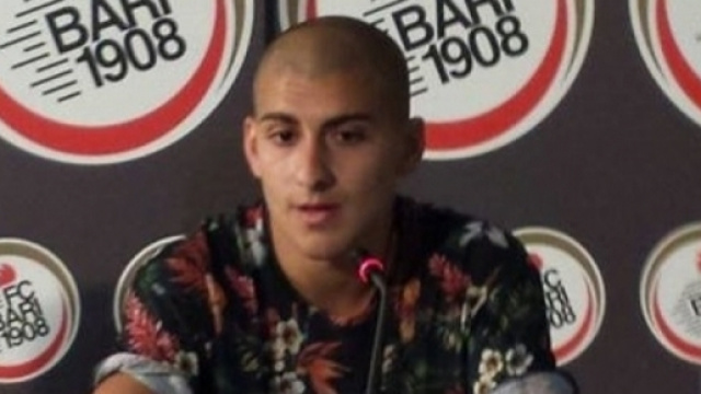 L'attaccante del Bari, Giuseppe De Luca.