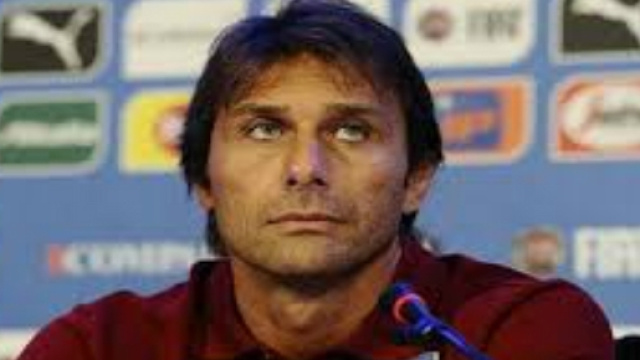 Il CT Antonio Conte in conferenza stampa.